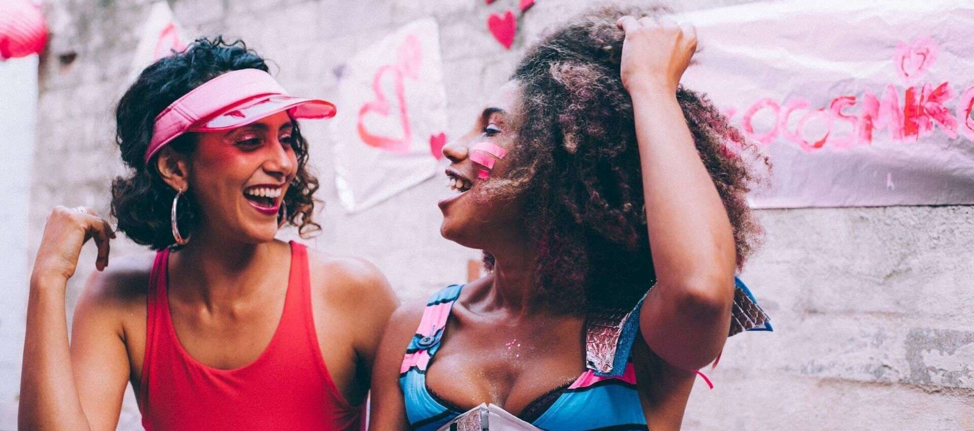 International friendship day: we celebrate amazing friends made via social media