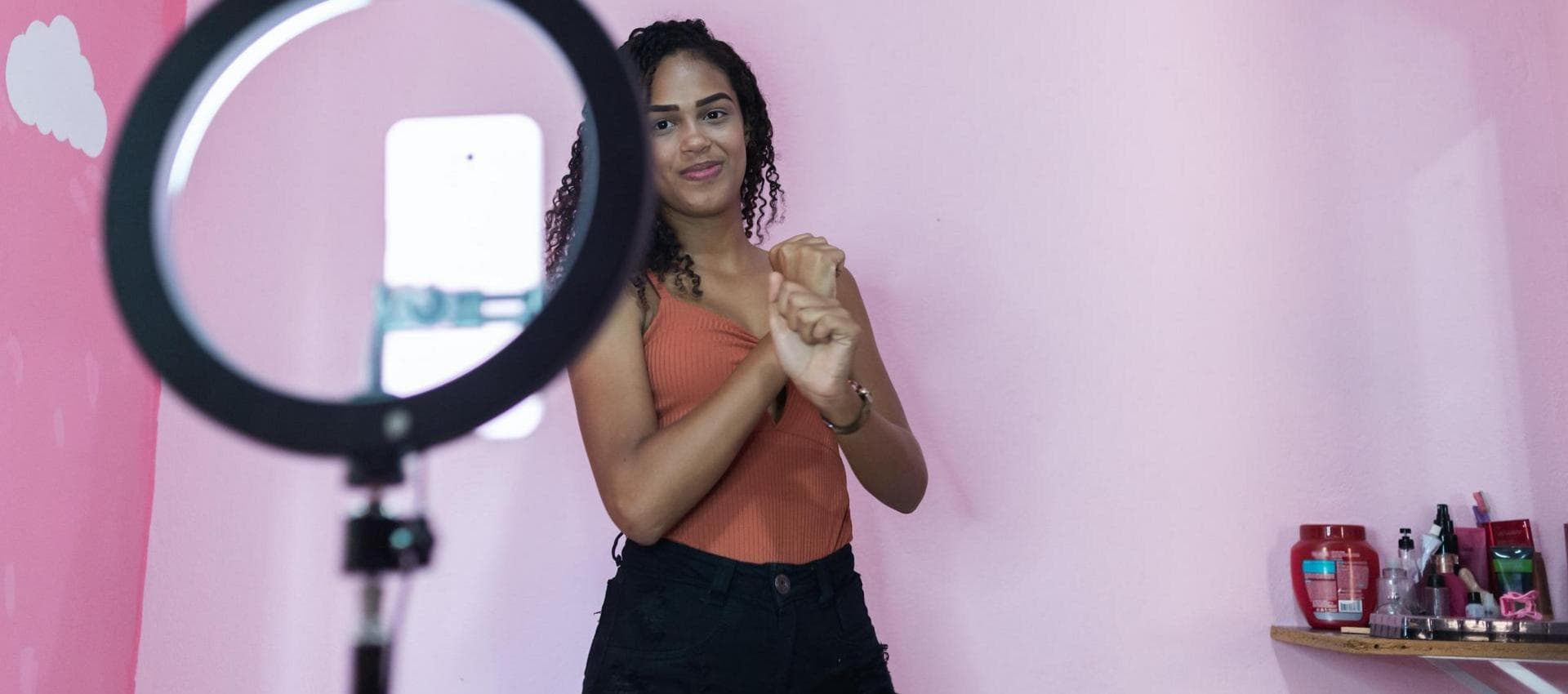 The latest data saving tips on your favourite social apps