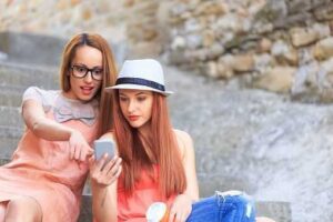 How to spot fake news