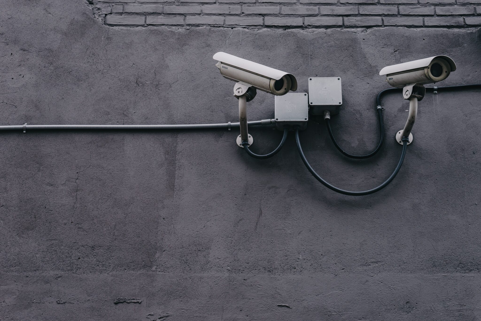 How to set up a smart home security system