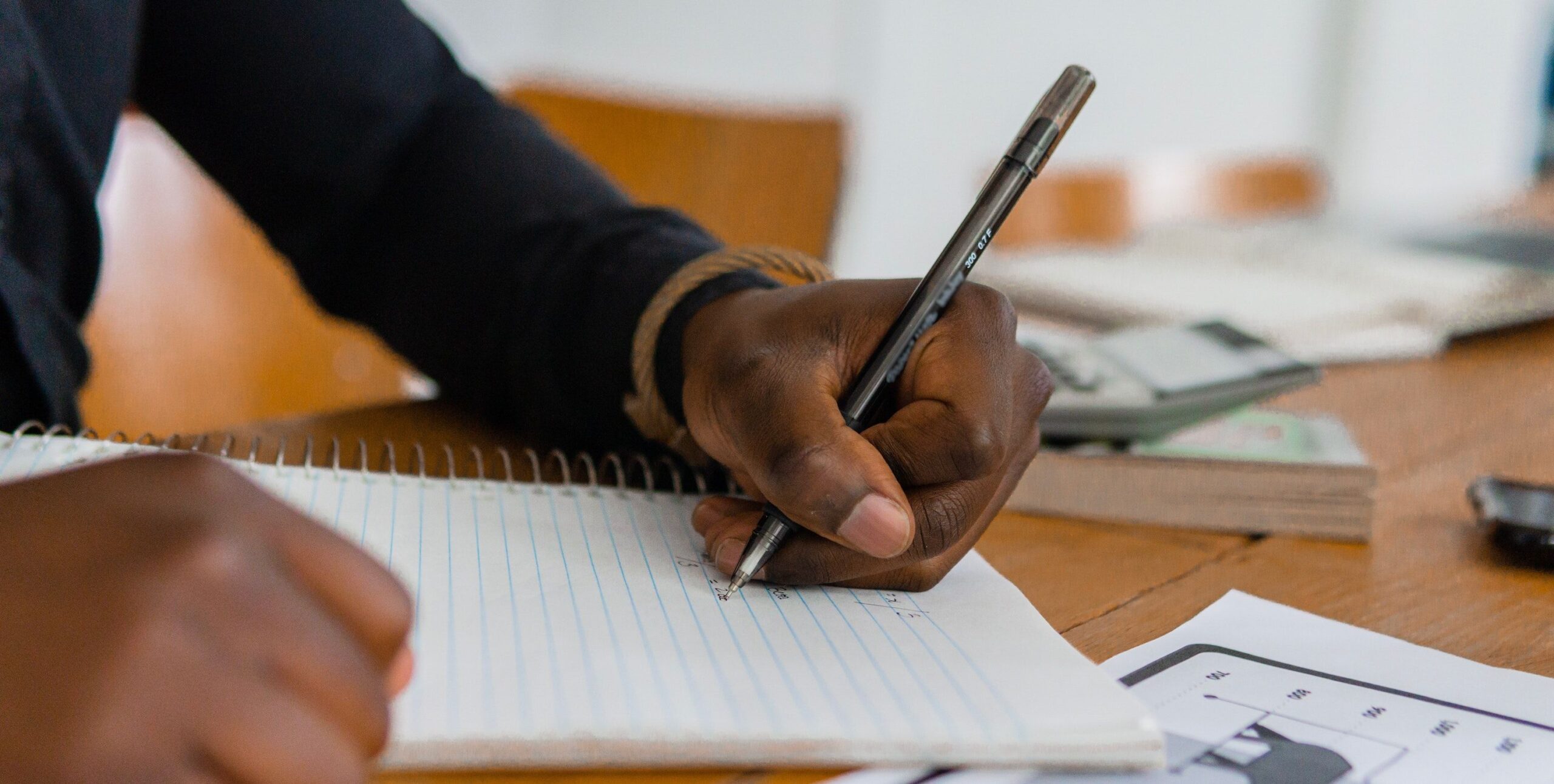 Tech Hacks And Gizmos That’ll Make Left-Handed Life Easier