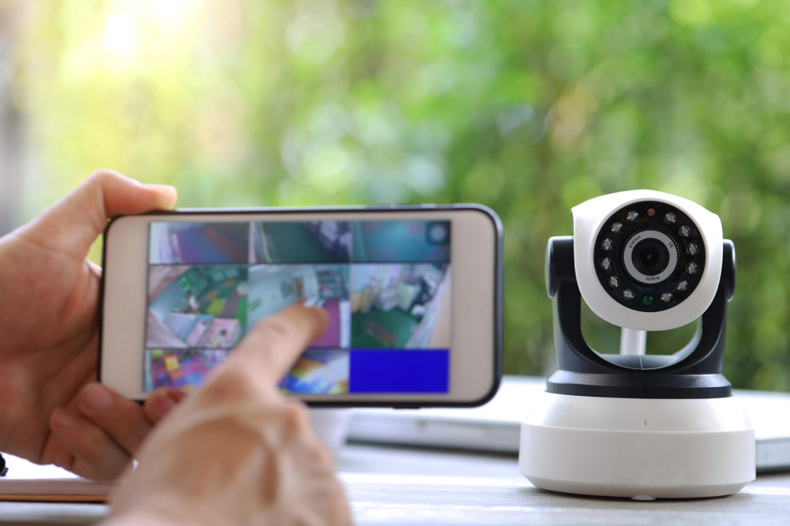 5 Tech-Savvy Ways To Keep Your Home Safe When You’re On Holiday