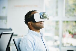 VR, AR, MR: What’s The DIfference and What Is It All About