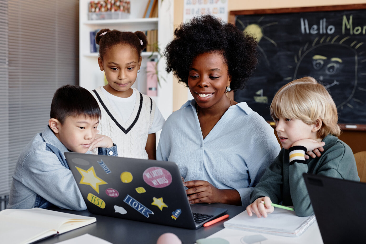 V5 Elearning Vodacom e-Learning: Grade R-12 CAPS Learners Digital Education